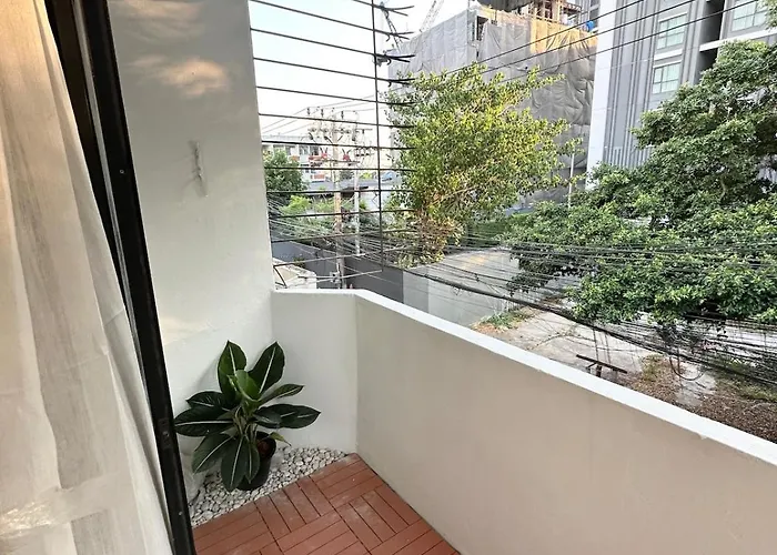 Boutique High Ceiling 5 Min Walk Bts 公寓